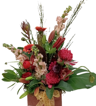 Load image into Gallery viewer, Florist&#39;s Choice
